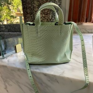 AMPERSAND AS APOSTROPHE Crossbody TOTE